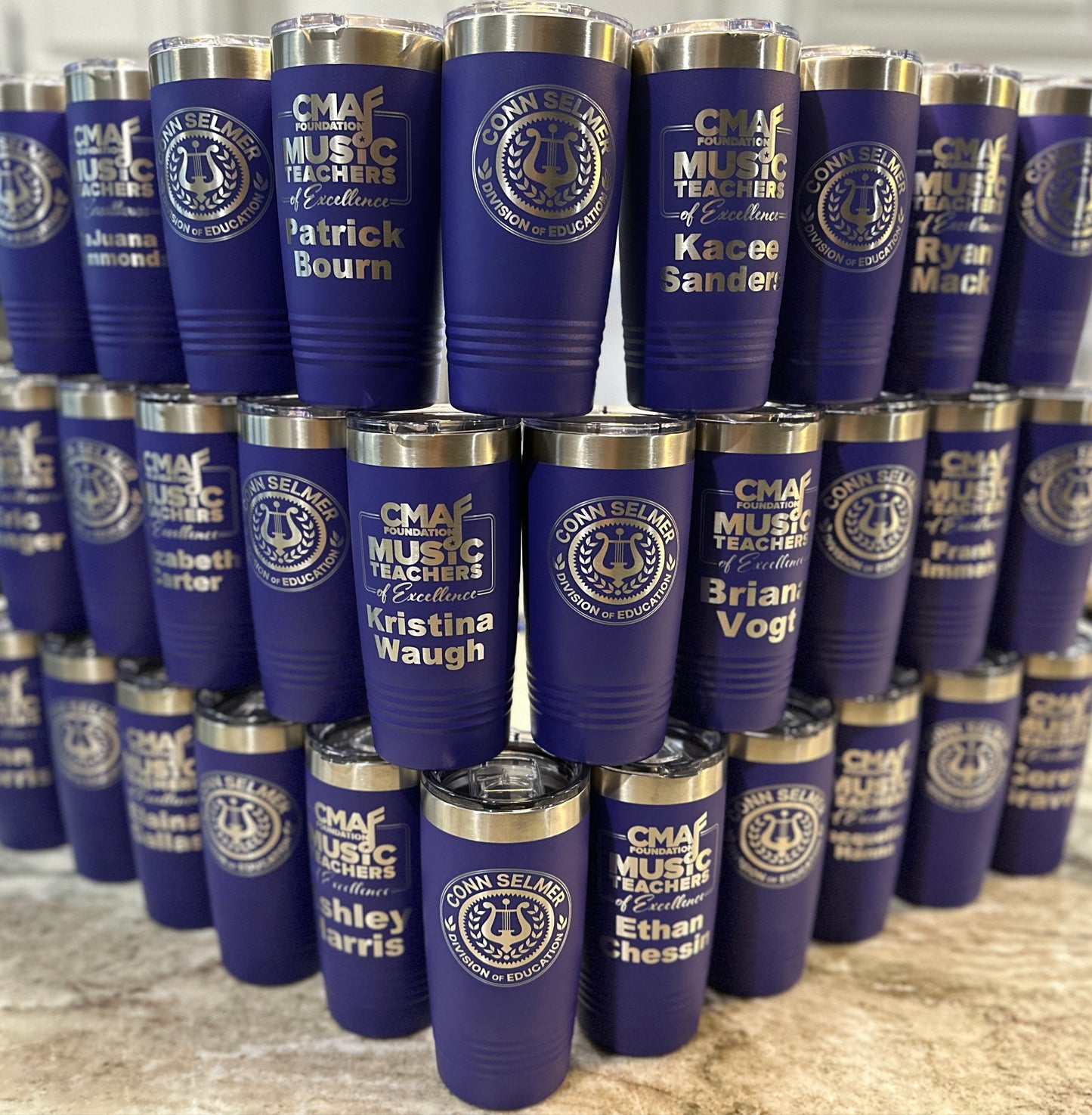 Custom Engraved 20oz Stainless Steel Tumbler with Lid – Personalized Insulated Drinkware for Hot or Cold Beverages